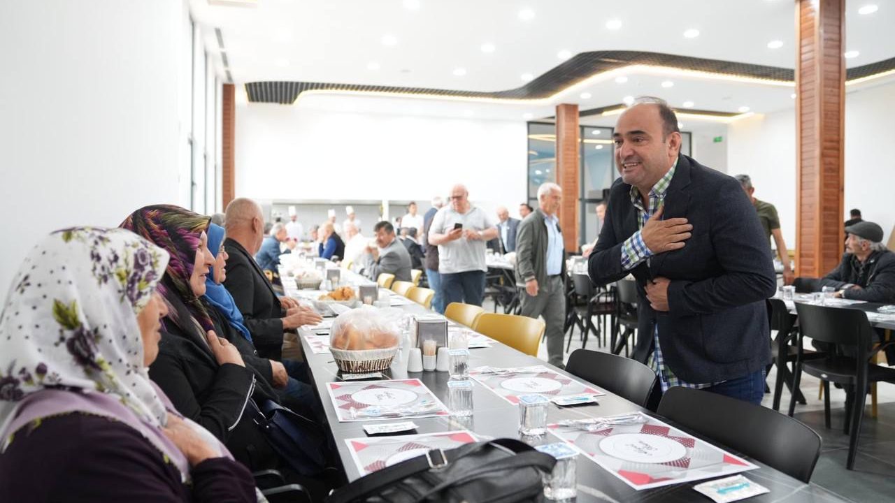 İşte Akdenizli Eski Muhtarlarla Buluştu Haberi