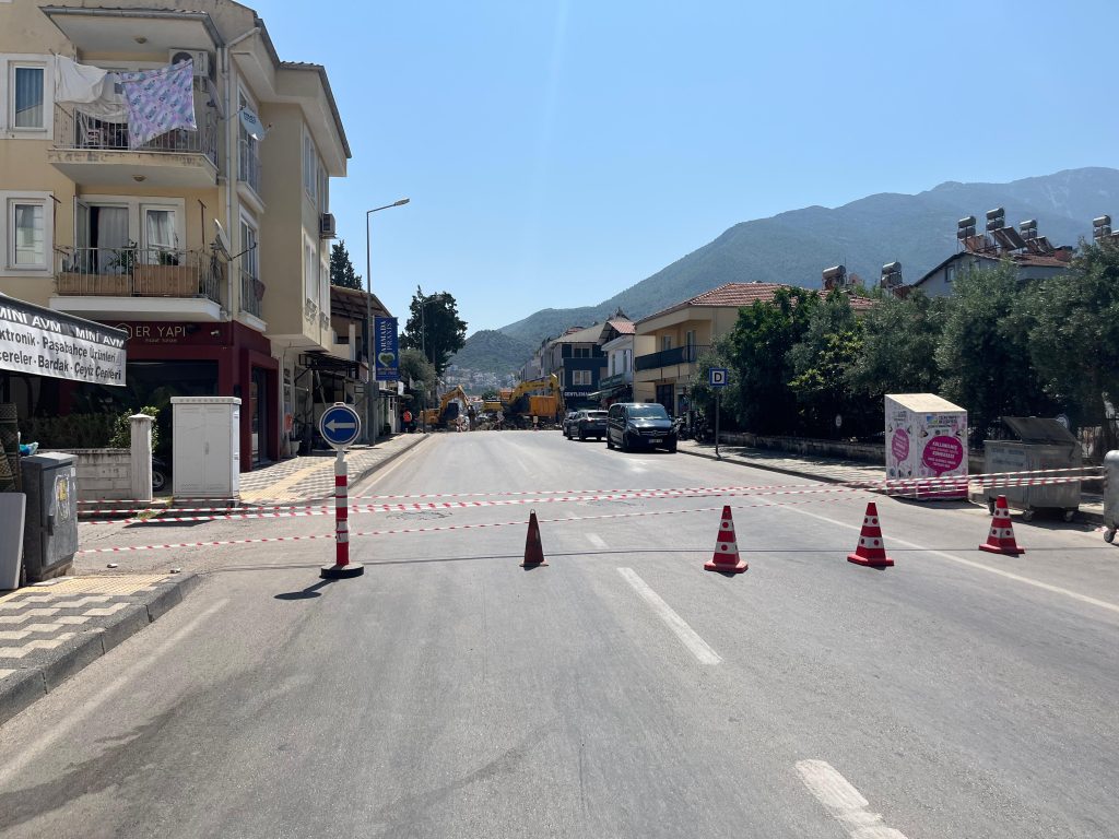 İşte Fethiye’de Köprü Yıkıldı: Yol Ulaşıma Kapatıldı Haberi