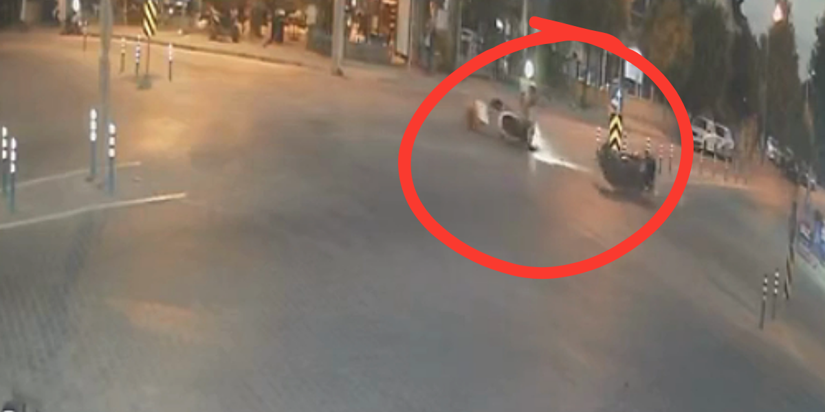 İşte Fethiye’de Motosiklet Kazası: Çarpışma Anı Kameraya Yansıdı Haberi
