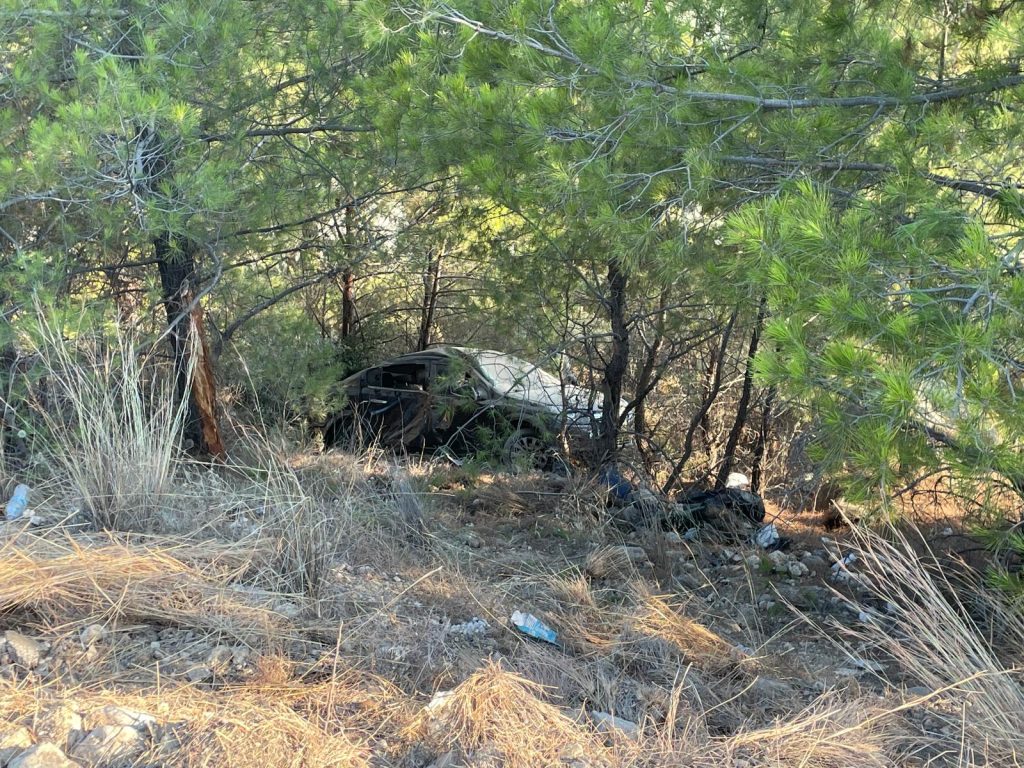 İşte Saklıkent Yolunda Trafik Kazası Araç Uçuruma Yuvarlandı, 3 Kişi Yaralandı Haberi