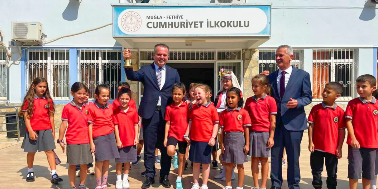 İşte Fethiye’de İlk Ders Zili Çaldı, Öğrenciler Okula Döndü Haberi