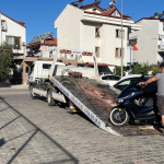 İşte Fethiye’de Trafik Kazası: 17 Yaşındaki Motosiklet Sürücüsü Ağır Yaralandı Haberi