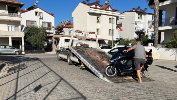 İşte Fethiye’de Trafik Kazası: 17 Yaşındaki Motosiklet Sürücüsü Ağır Yaralandı Haberi