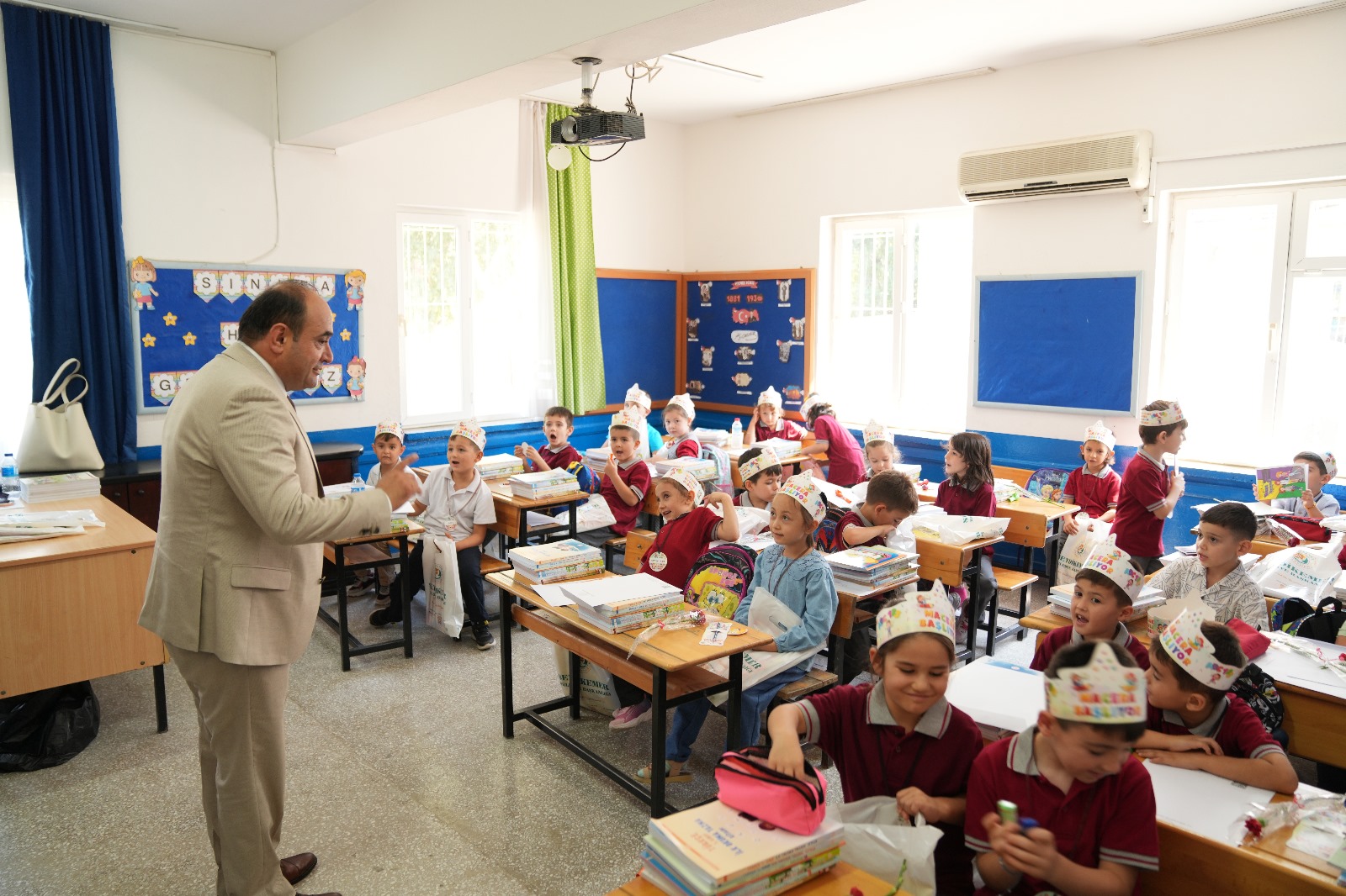 İşte Seydikemer Belediyesi’nden Yardım: 2.013 Öğrenciye Kırtasiye Desteği Haberi