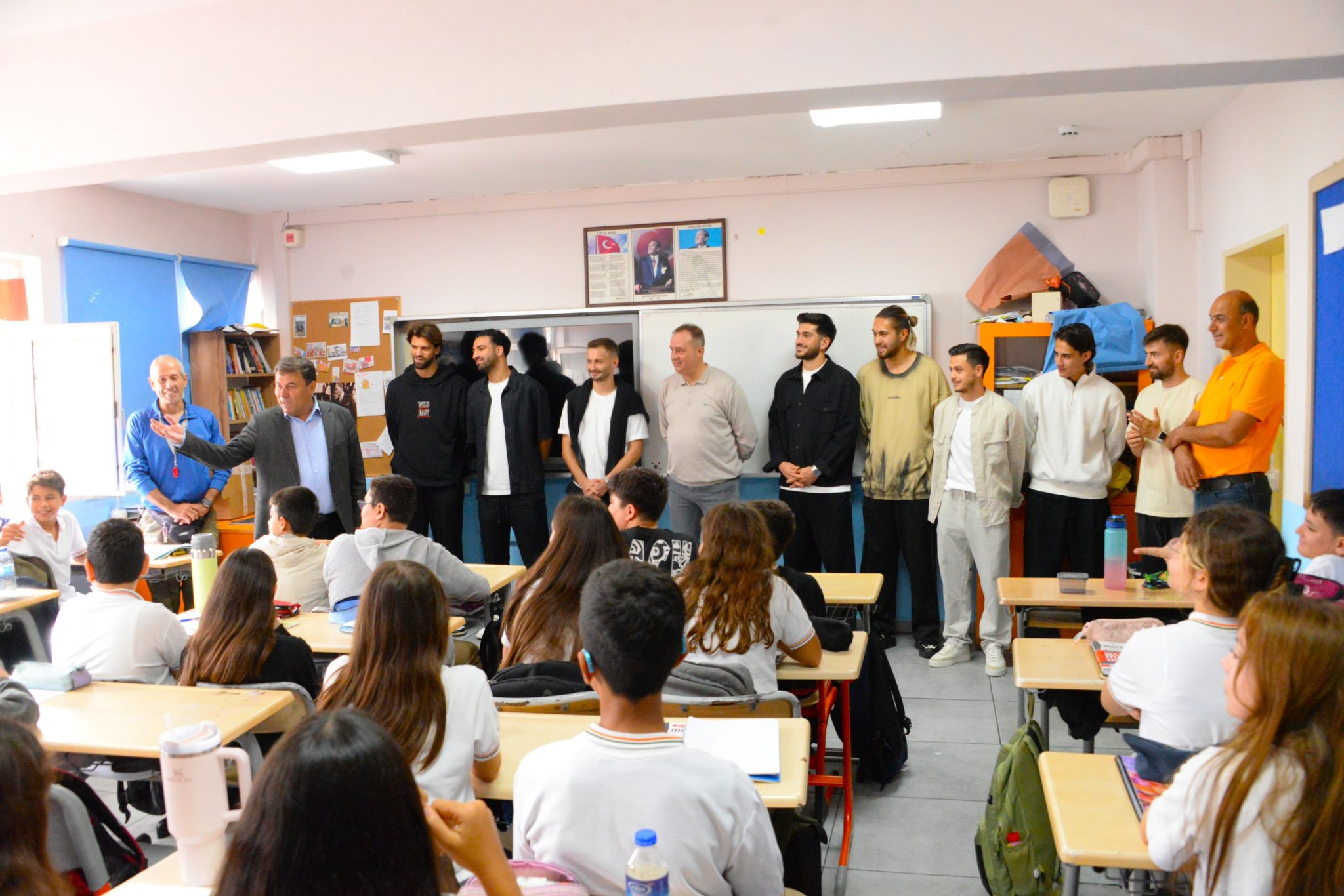 İşte Fethiyespor’dan Anlamlı Okul Ziyareti Öğrencilerle Buluştu haberi