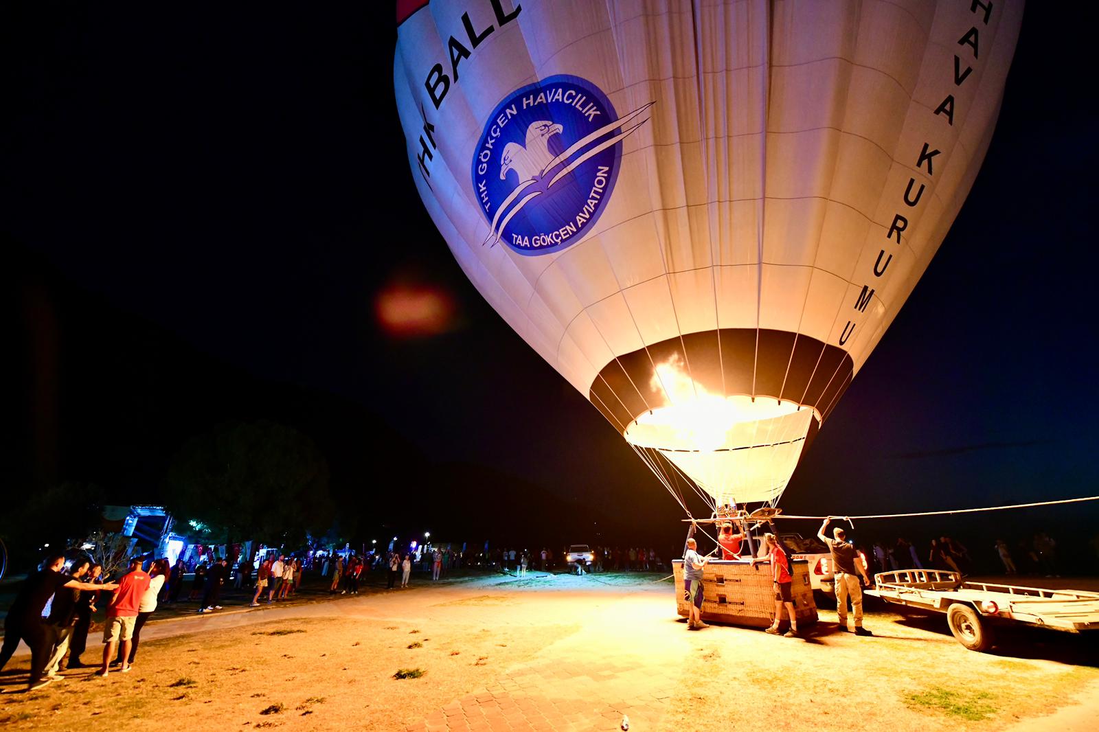 İşte Ölüdeniz Hava Oyunları Festivali Gökyüzünü Renklendirdi haberi