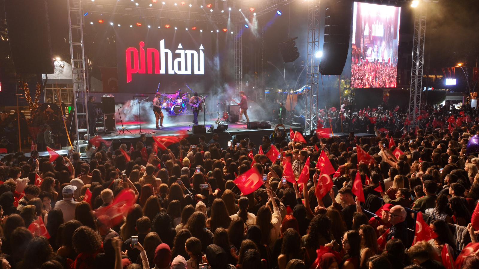 İşte Pinhani'den Fethiye'de Cumhuriyet Coşkusu haberi