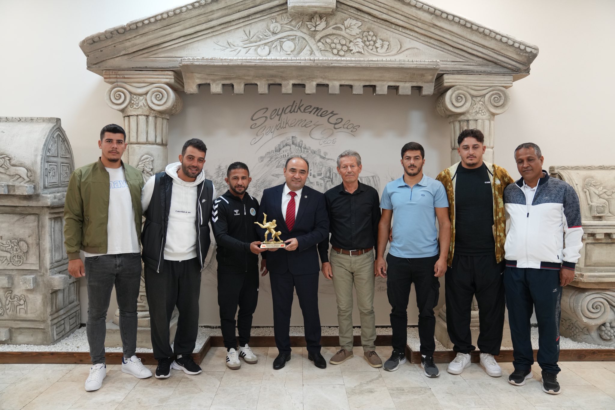 İşte Seydikemer Güreş Takımı Ziyareti Başkan Akdenizli’yi Mutlu Etti haberi