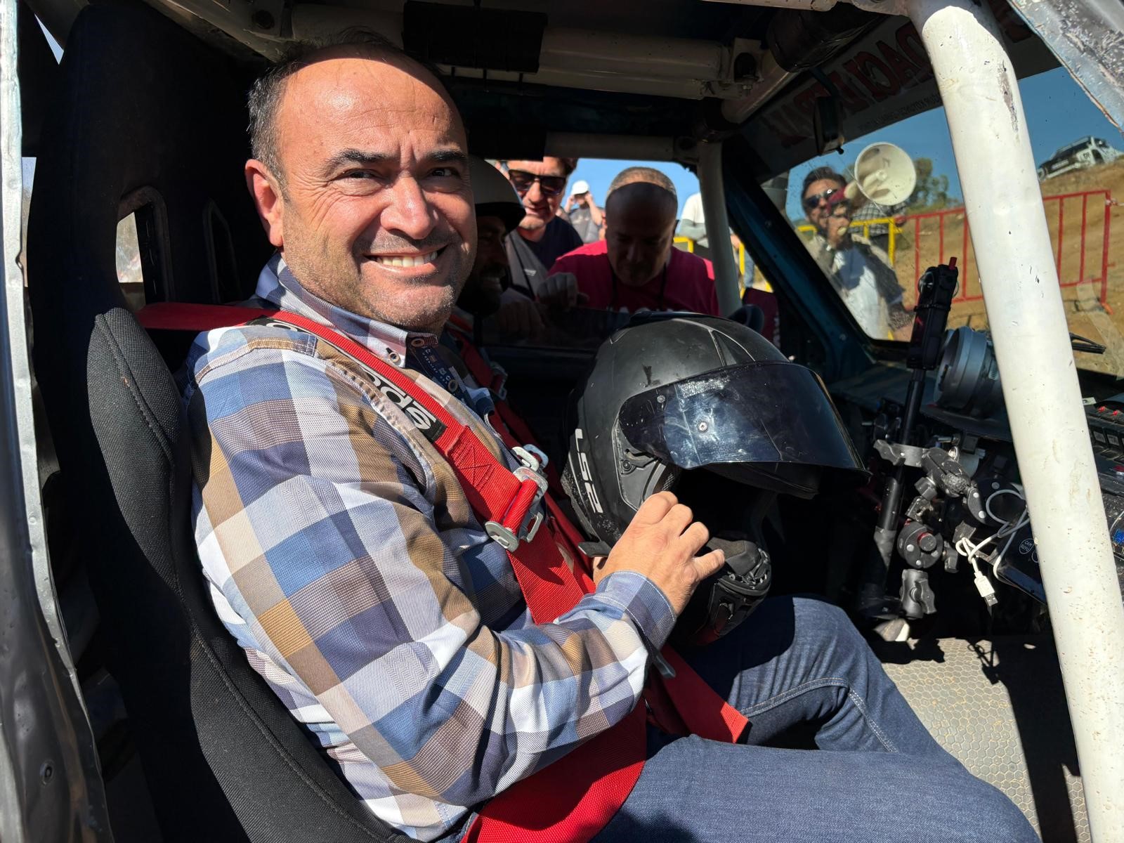 İşte Başkan Akdenizli, Offroad Fethiye Şenliği’nde Copilotluk Yaptı haberi