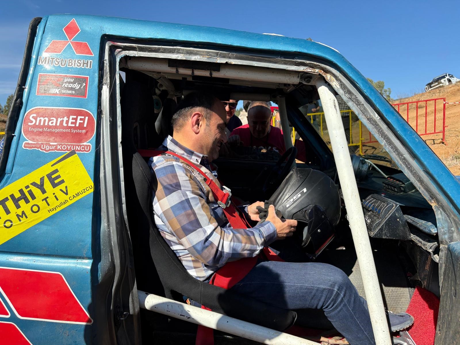 İşte Başkan Akdenizli, Offroad Fethiye Şenliği’nde Copilotluk Yaptı haberi
