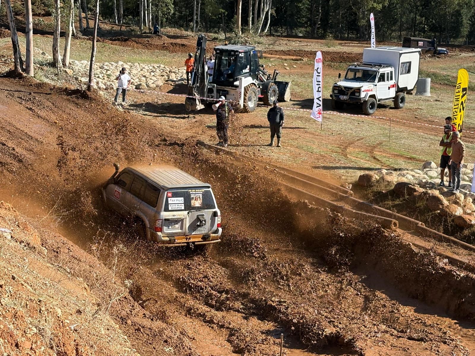 İşte Başkan Akdenizli, Offroad Fethiye Şenliği’nde Copilotluk Yaptı haberi