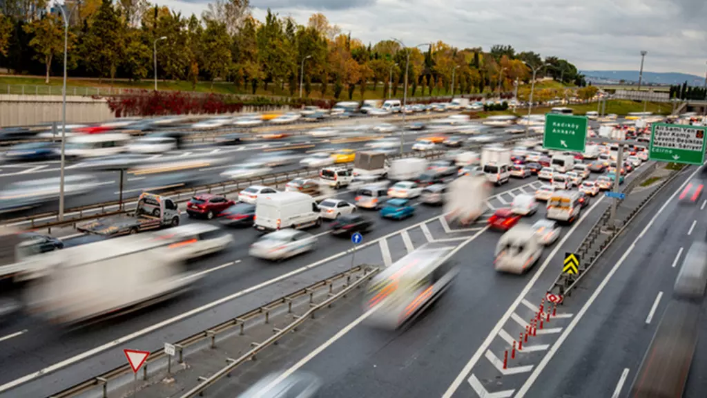 İşte Ehliyetini Yenileme Süresi Doldu 1 Milyondan Fazla Kişi Ceza Ödeyecek haberi