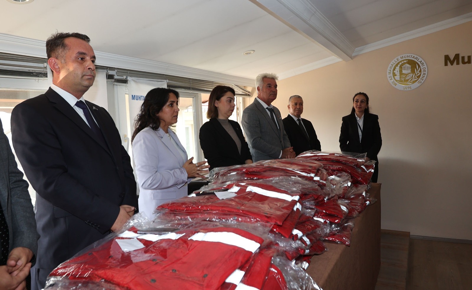 İşte Muğla Büyükşehir 574 Muhtara Afet Yeleği Dağıttı haberi