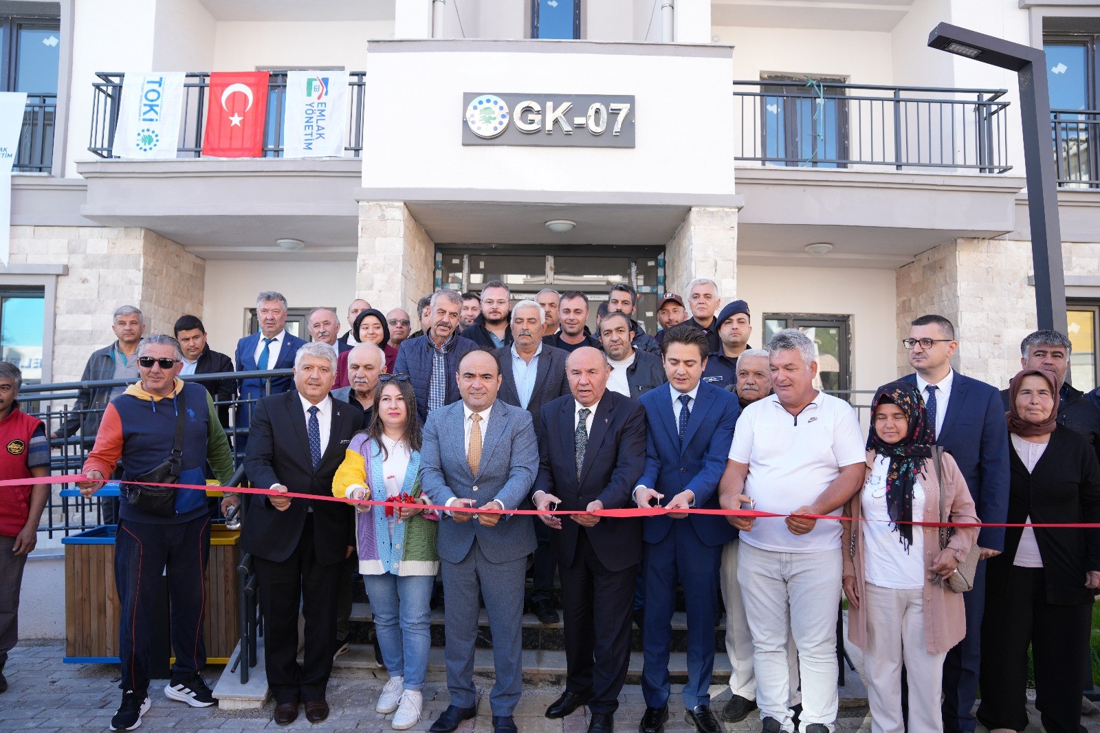 İşte Seydikemer’de TOKİ Konutları Hak Sahiplerine Teslim Edildi haberi