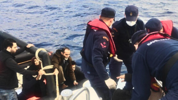 İşte Yunan Unsurları Düzensiz Göçmenleri Ölüme Terk Etti haberi