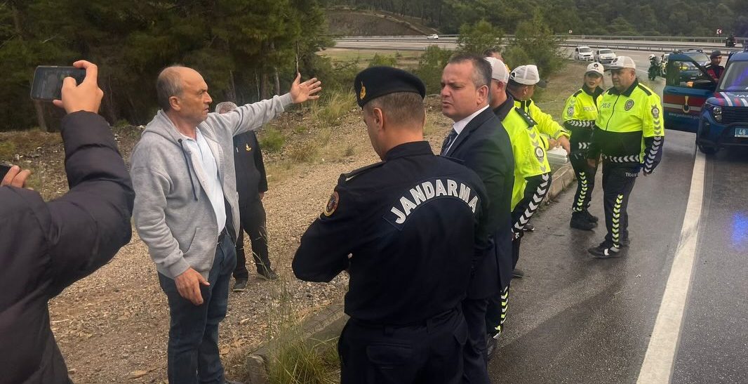 İşte Fethiye’de Kontrolden Çıkan Servis Minibüsü Devrildi! haberi