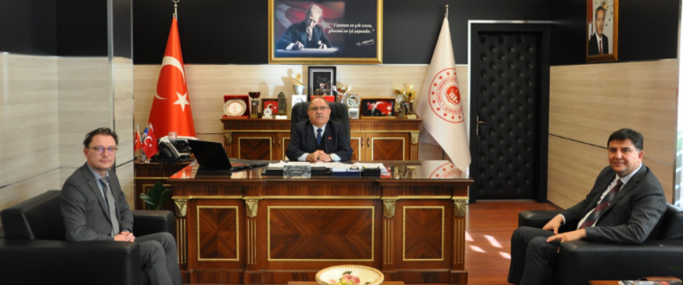 İşte Başkan Karaca’dan İl Müdürü Ömer Bolat’a Ziyaret haberi