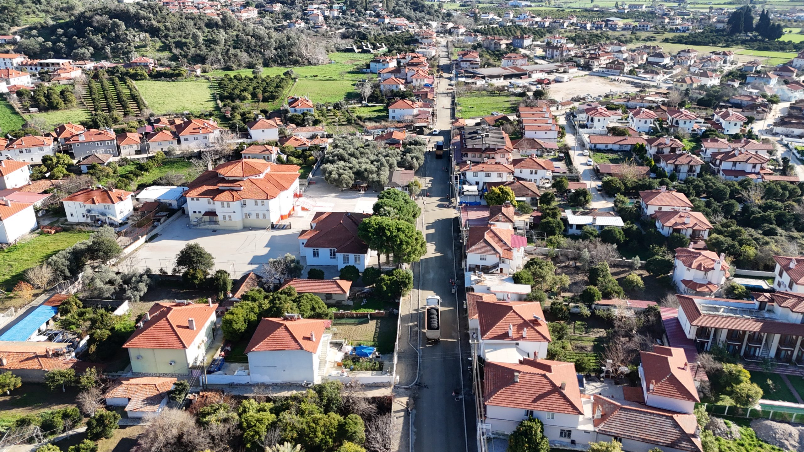 İşte Büyükşehir’in Yol Çalışmalarıyla Vatandaşın Yüzü Gülüyor haberi