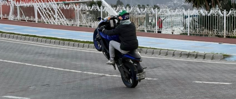 İşte Fethiye Sahil Bandında Tehlikeli Hareketler: Motosiklet Sürücüsüne Ceza haberi