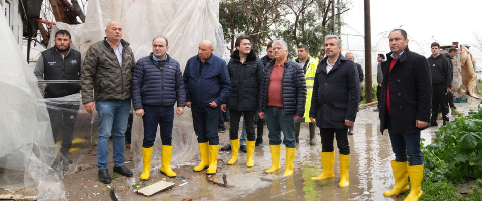 İşte Fırtınadan Zarar Gören Üreticileri Ziyaret Ettiler haberi
