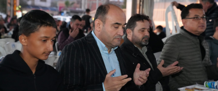 İşte Başkan Akdenizli “Bu Sofralarda Gönüllerimizi Birleştiriyoruz” haberi