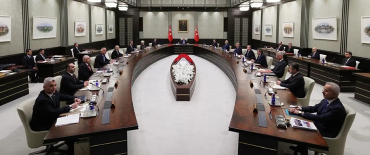 İşte Emeklilerin Gözü Bugün Kabine’de! 4 Bin TL’lik İkramiye Değişecek mi? haberi