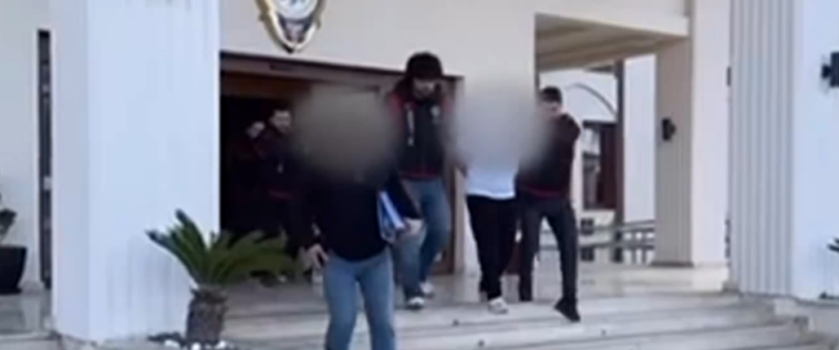 İşte Fethiye’de Villalara Operasyon: 2 Firari Dahil 12 Şüpheli Yakalandı haberi
