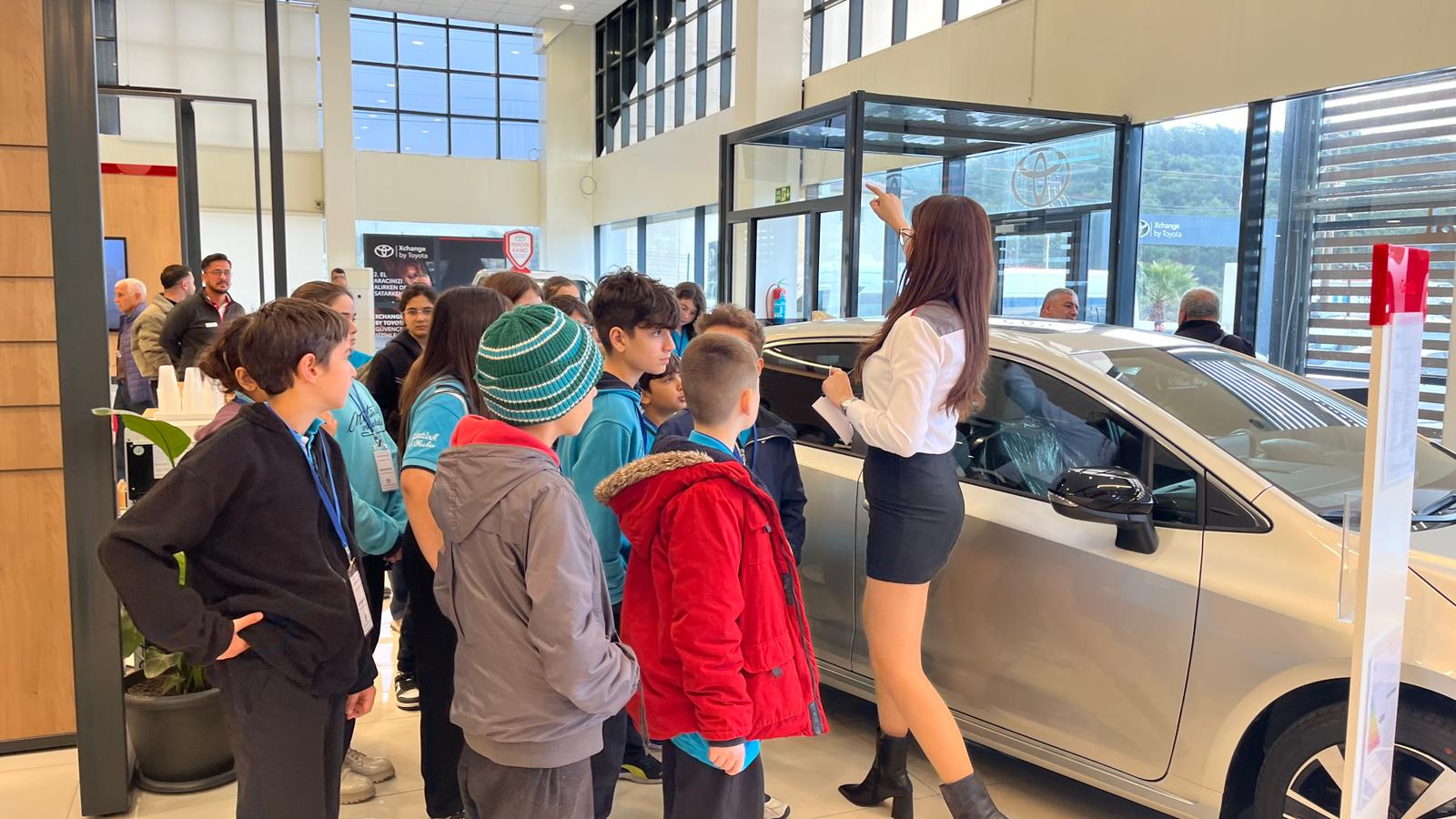 İşte Fethiye’de Çocuklar Otomotiv Dünyasına Adım Attı! Toyota Bakırcılar Plaza Geleceğin Teknolojisini Gelecek Nesillere Aktardı! haberi