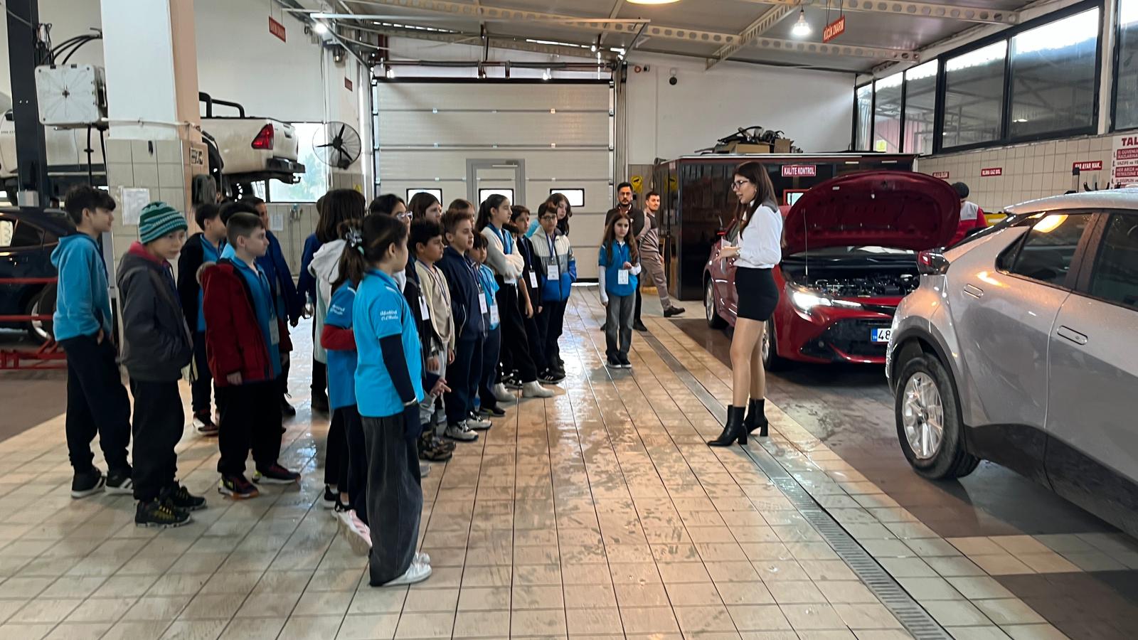 İşte Fethiye’de Çocuklar Otomotiv Dünyasına Adım Attı! Toyota Bakırcılar Plaza Geleceğin Teknolojisini Gelecek Nesillere Aktardı! haberi