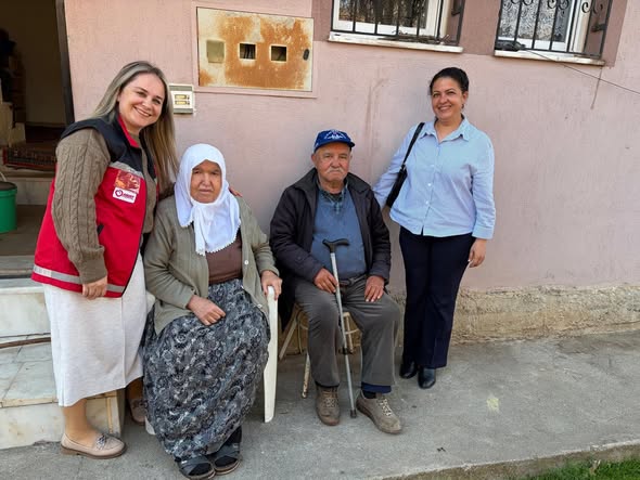 İşte Fethiye Sosyal Hizmet Merkezi Müdürü, Kıbrıs Gazilerini Ziyaret Etti haberi