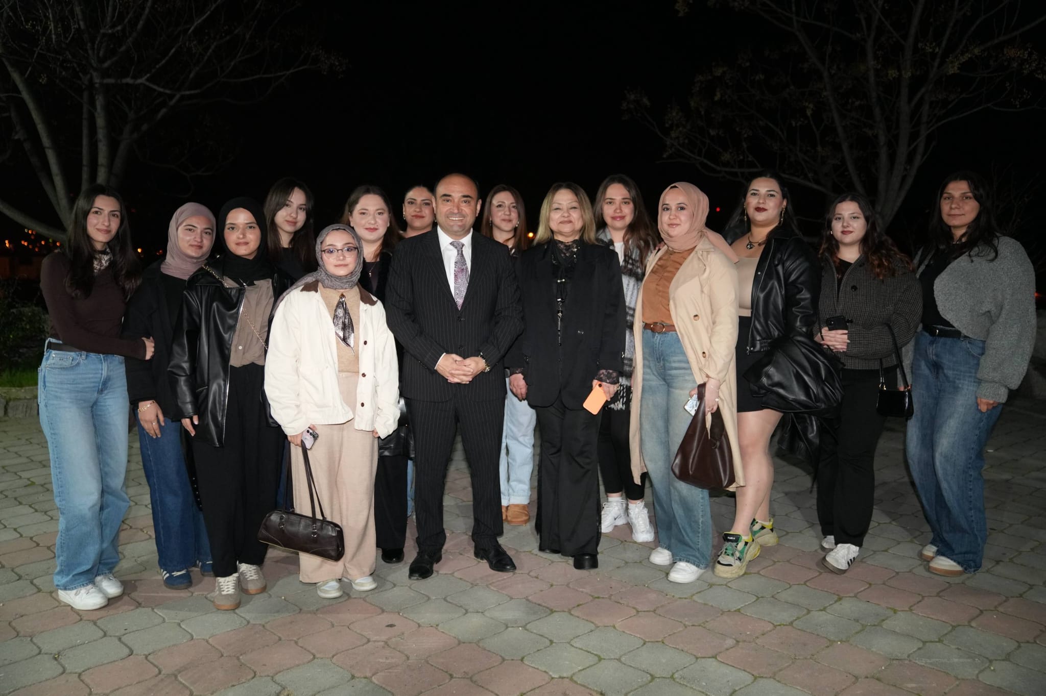 İşte Başkan Akdenizli İftarını Üniversite Öğrencileriyle Açtı haberi