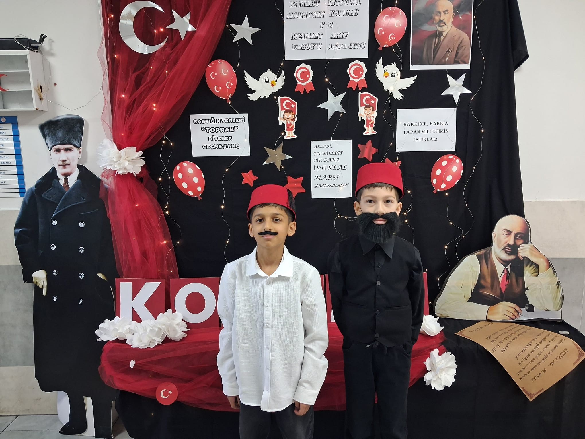 Miniklerden İstiklal Marşı’na Anlamlı Saygı: 4. Sınıf Öğrencilerinden Duygulandıran Etkinlik