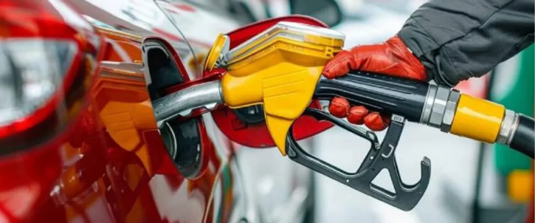 Araç Sahiplerine Kötü Haber! Motorine Tek Gecede 7,65 TL Zam Geliyor!